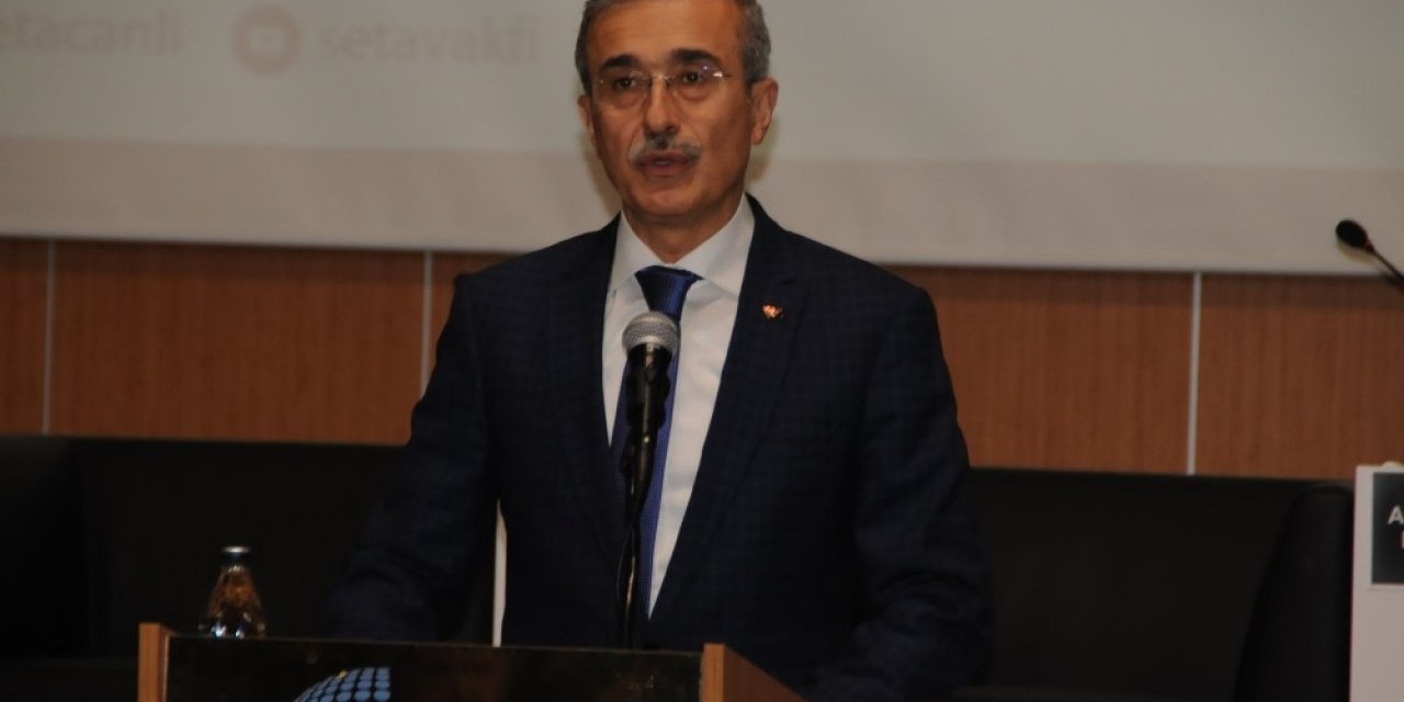 ’Türkiye’nin Savunma Sanayi Stratejisi’ konulu sempozyumda konuşan Savunma Sanayi Başkanı İsmail Demir:
