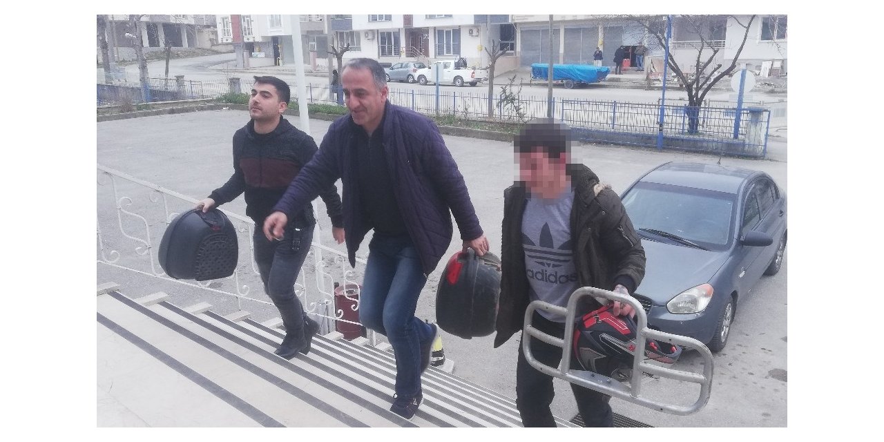 Motosiklet hırsızlığı zanlıları tutuklandı