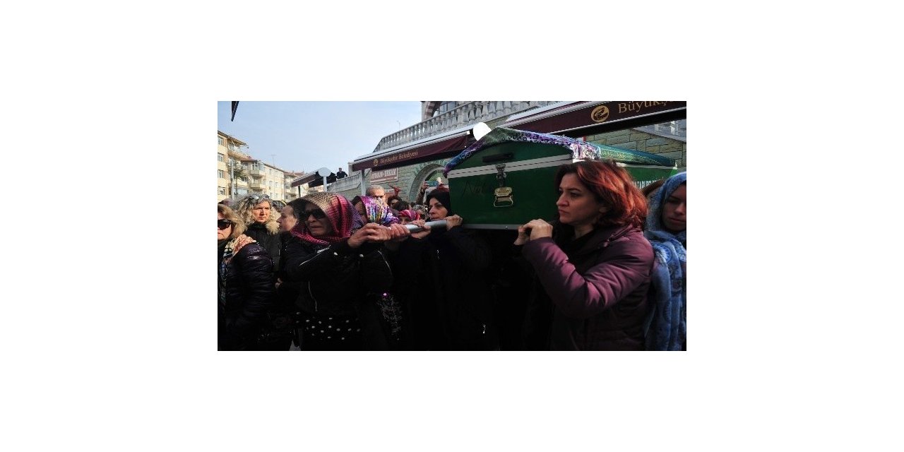 Satırla öldürülen Ayşe Tuba Arslan’ın oğlu: "Ne söyleyeceğimi bilmiyorum, ölen annem öldüren babam"