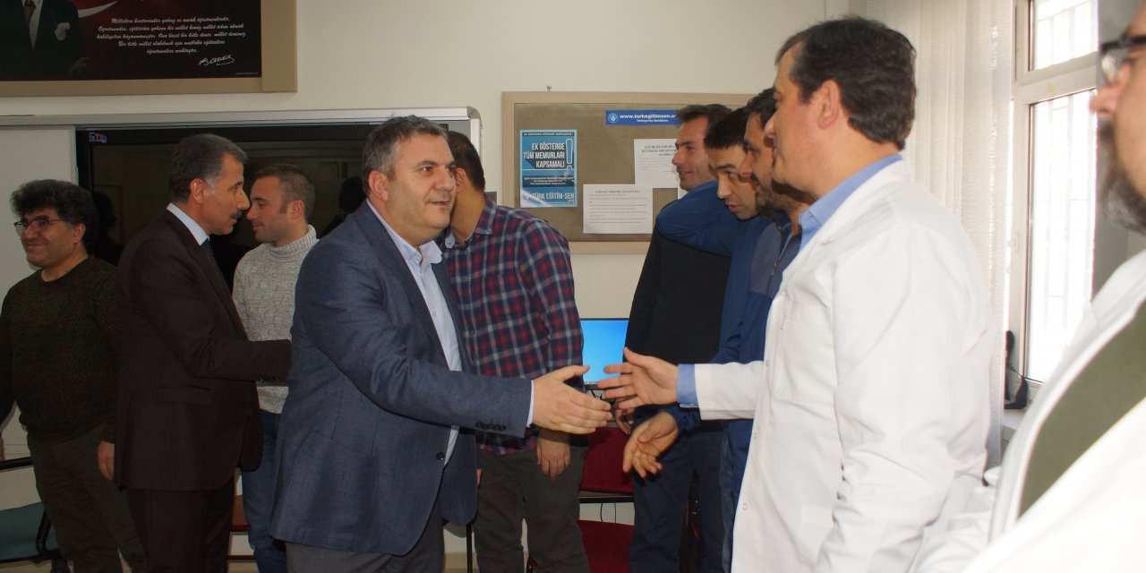 Başkan Demirbaş öğrenim gördüğü okulu ziyaret etti