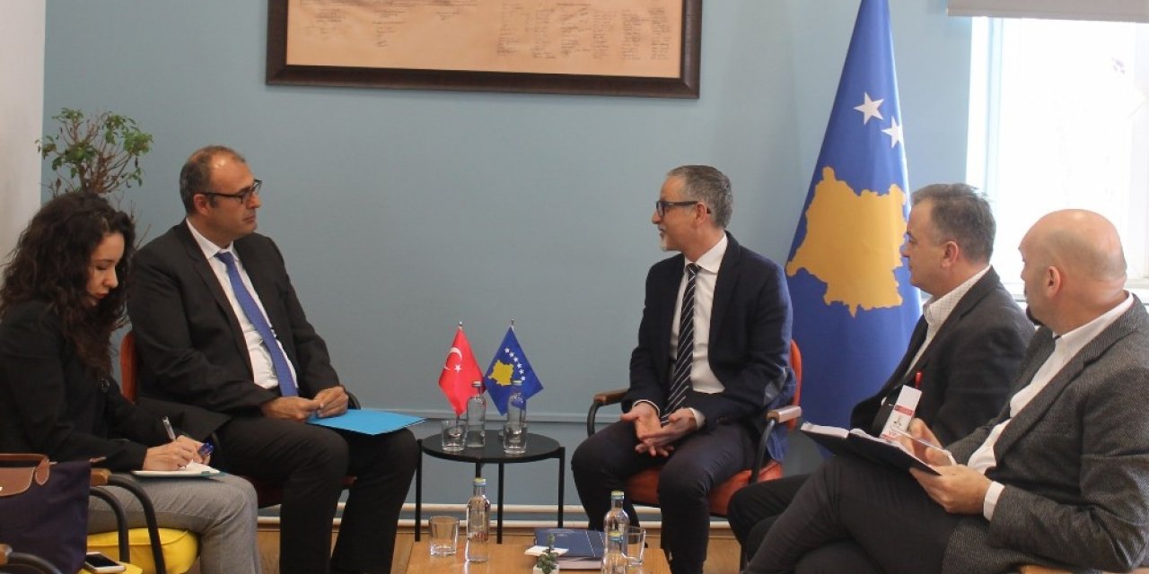 Kosova Sağlık Bakanı, Büyükelçi Sakar’ı kabul etti