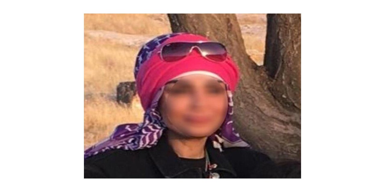 Dolandırıcının etkisi altında kalarak kendi kendilerinden kan almışlar