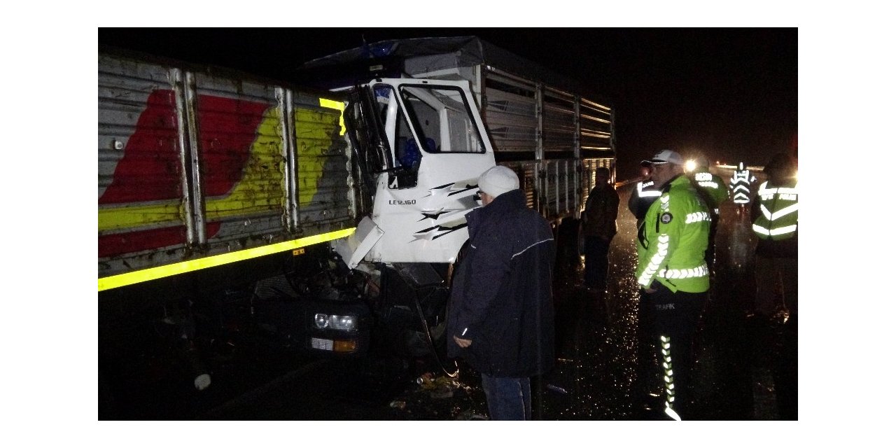 Samsun’da kamyon tıra arkadan çarptı: 2 yaralı
