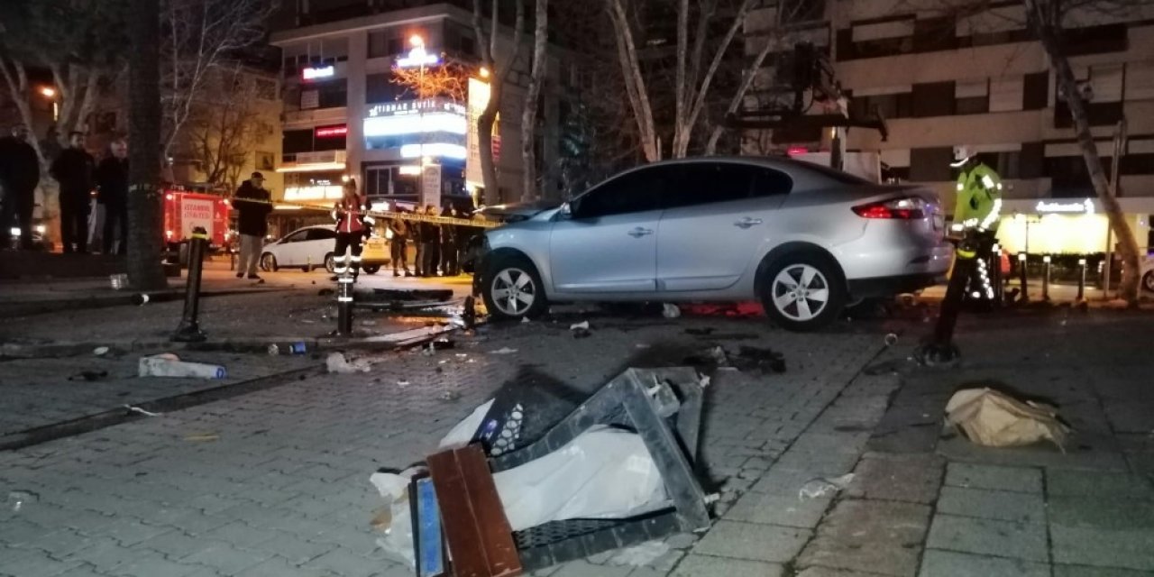 Bağdat Caddesi’nde feci kaza: 1 kişi ağır yaralandı