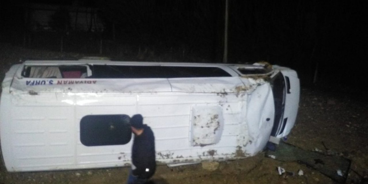 Minibüs şarampole uçtu: 2 yaralı