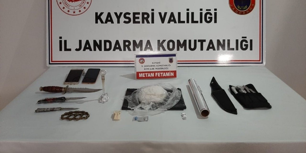 Kayseri’ye uyuşturucu sokmak isteyenleri jandarma engelledi