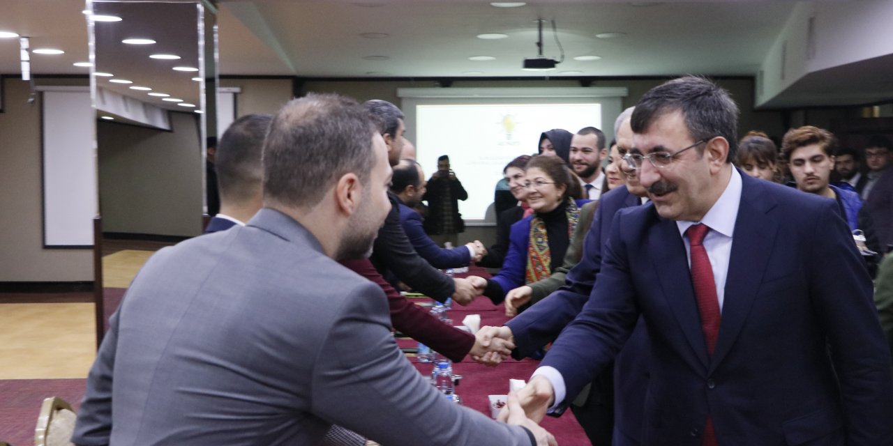 AK Parti Genel Başkan Yardımcısı Yılmaz: "Türkiye İdlib'de yaşananlara seyirci kalamaz"