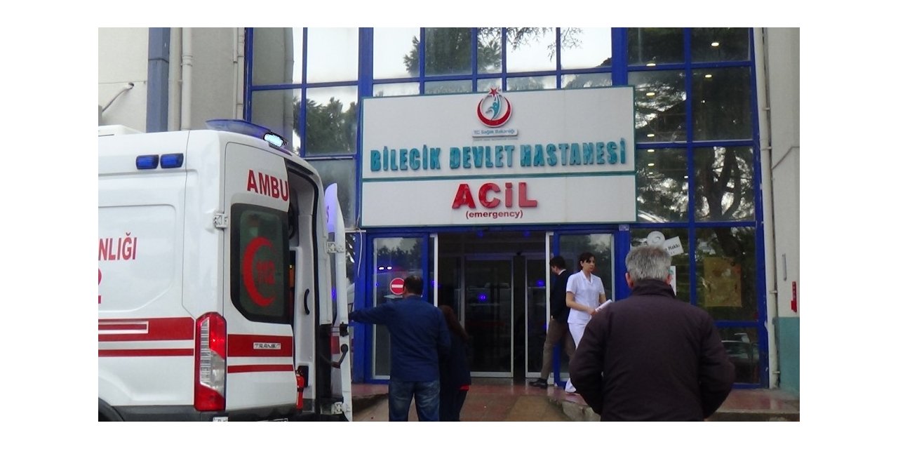 Karşıdan karşıya geçen yaşlı kadına minibüsün çarptı