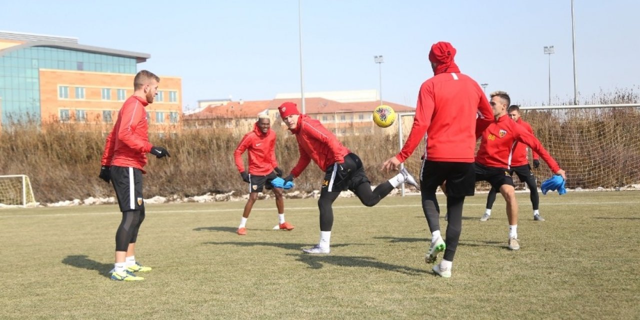 Kayserispor’da Emre Taşdemir kadrodan çıkarıldı
