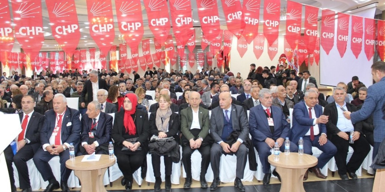 Tokat’ta CHP kongresinde gerginlik