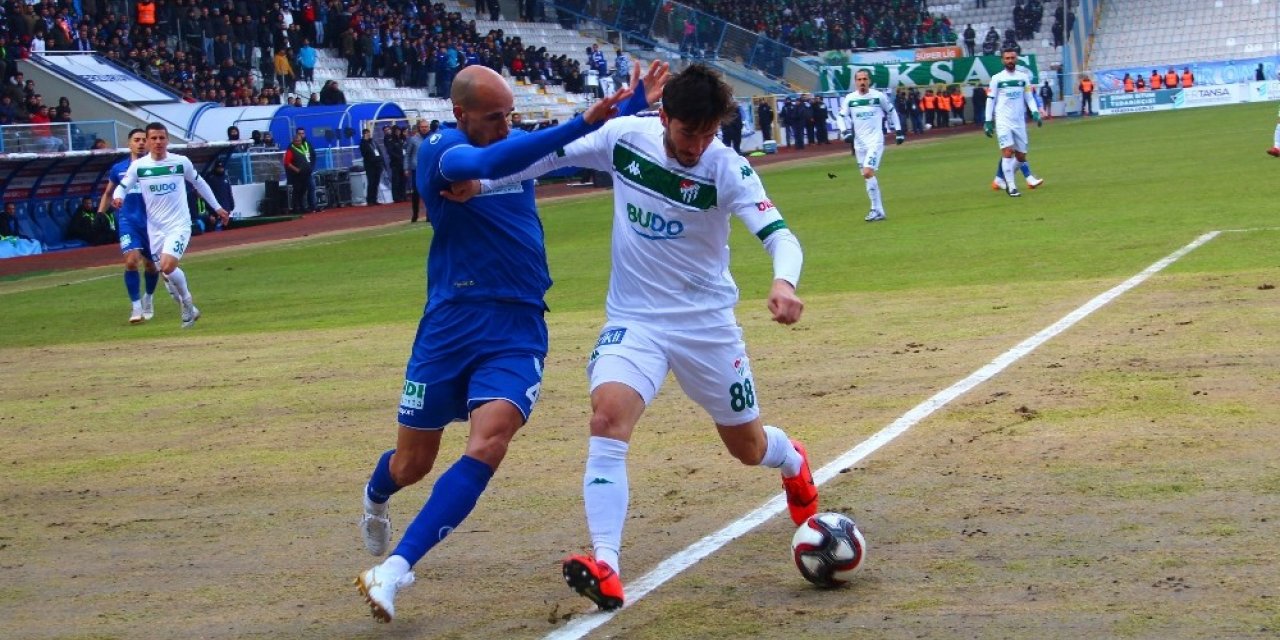 TFF 1. Lig: BB Erzurumspor: 0 - Bursaspor: 0 (İlk yarı sonucu)
