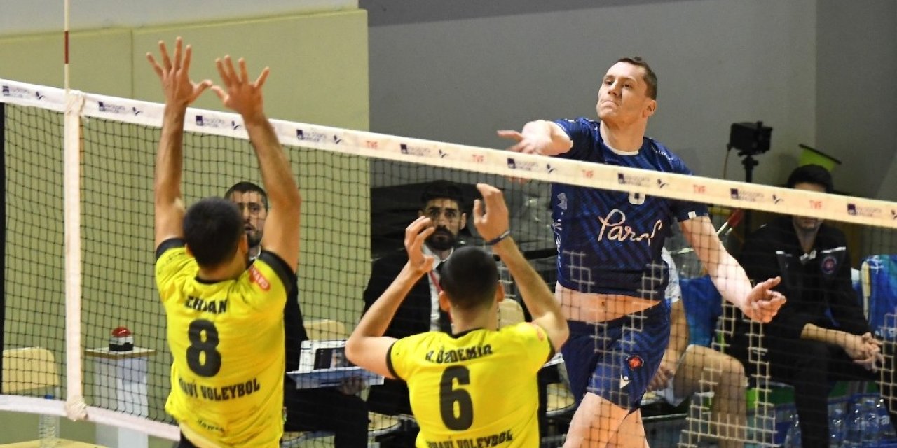 Efeler Voleybol Ligi: Arhavi Voleybol: 0 - Halkbank: 3