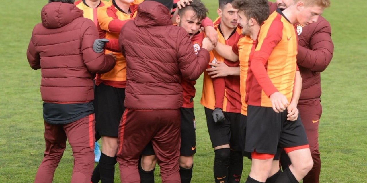 İlk derbi Galatasaray’ın