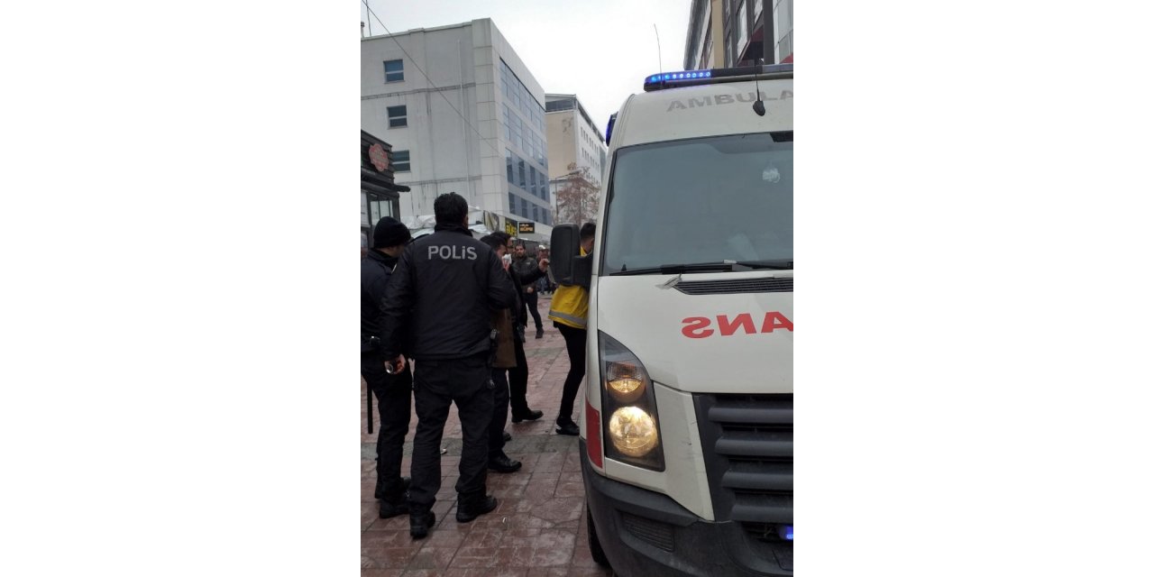 Van’da bıçaklı kavga: 2 yaralı