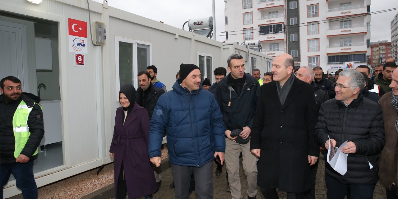 İçişleri Bakanı Soylu, Elazığ'da konteyner yerleşim alanlarını inceledi