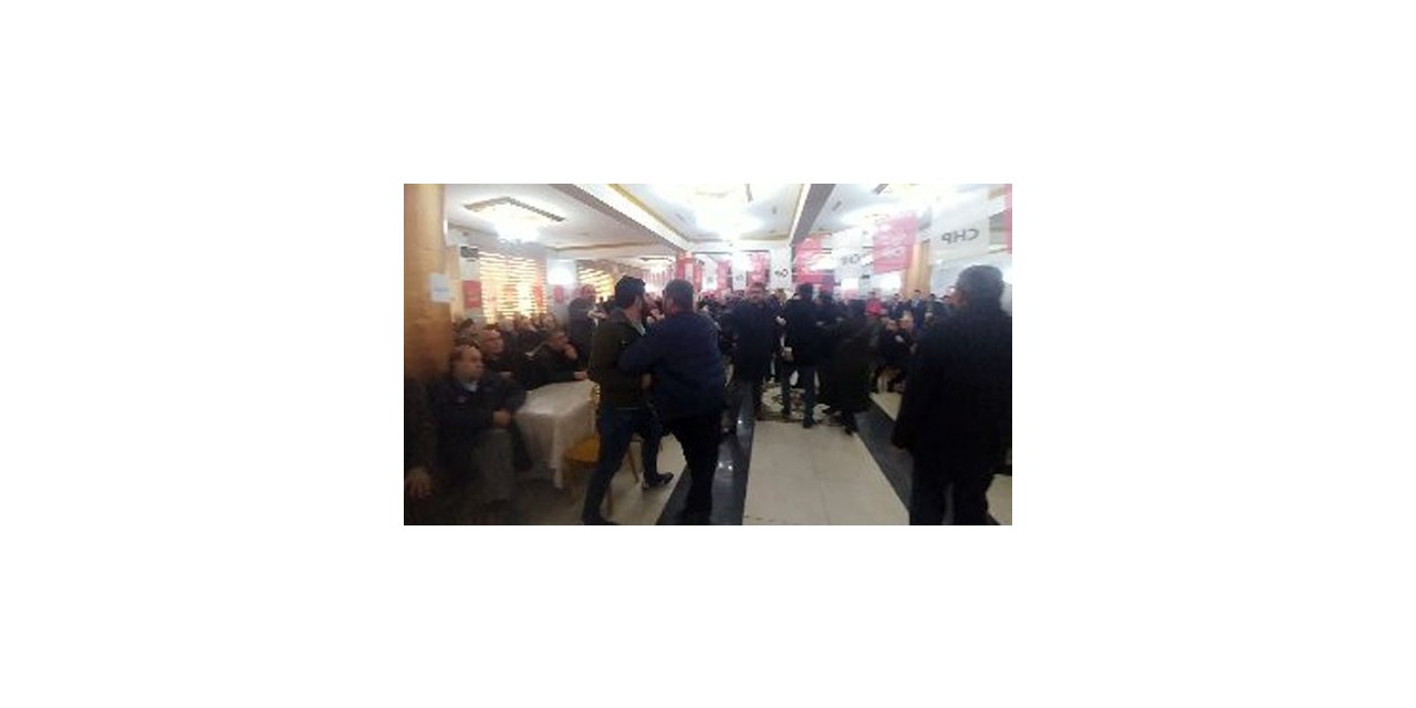 (Düzeltme) CHP’de gergin kongre
