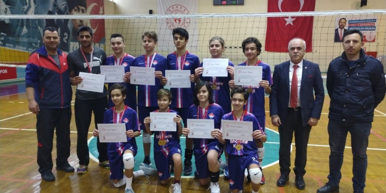 Manisa’da yapılan Yıldızlar Voleybol Grup Müsabakaları sona erdi