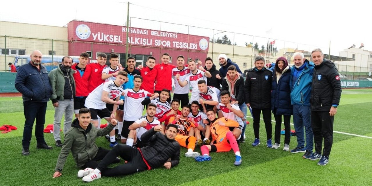 Manisa Spor Lisesi yarı finale yükseldi
