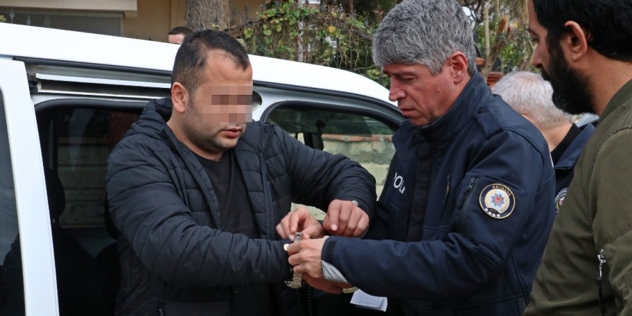 Çalıntı araçla polisten kaçtı, yakalanınca ‘kol saatimi cebime koyun’ dedi