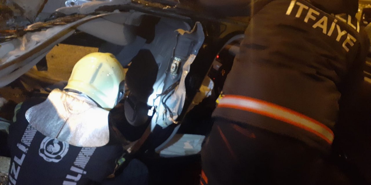 Denizli'de ticari taksi ile otomobil çarpıştı: 1 ölü, 3 yaralı
