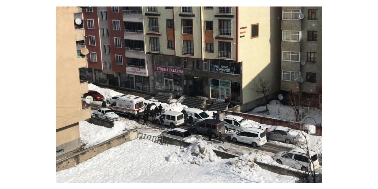 Genç hemşire evinde ölü bulundu