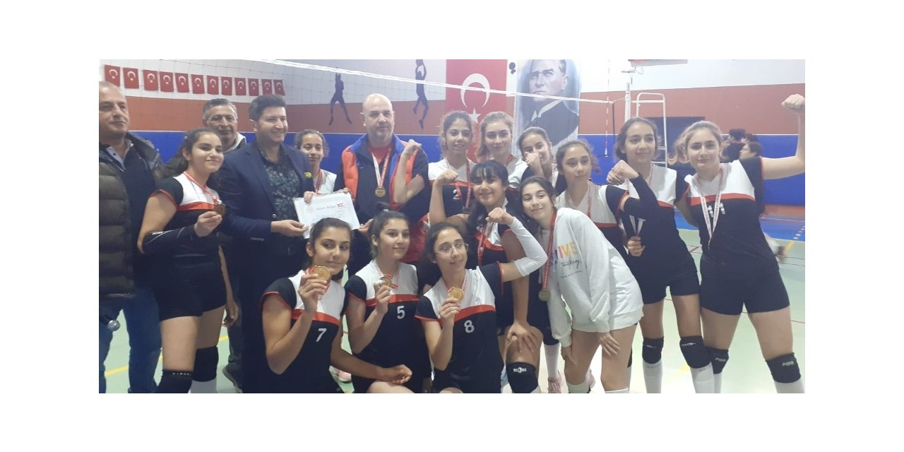 Yıldız Kızlar Voleybol Birinciliği müsabakaları sona erdi