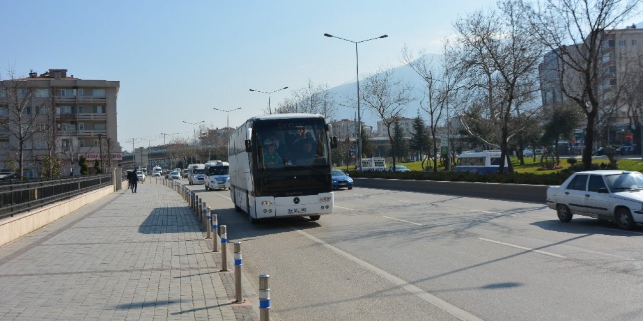 Bursaspor taraftarları kaza yaptıkları otobüsle geri döndü