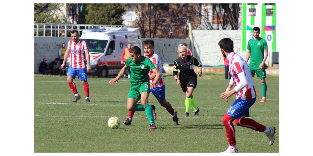 Salihli Belediyespor 3 puanı 3 golle aldı
