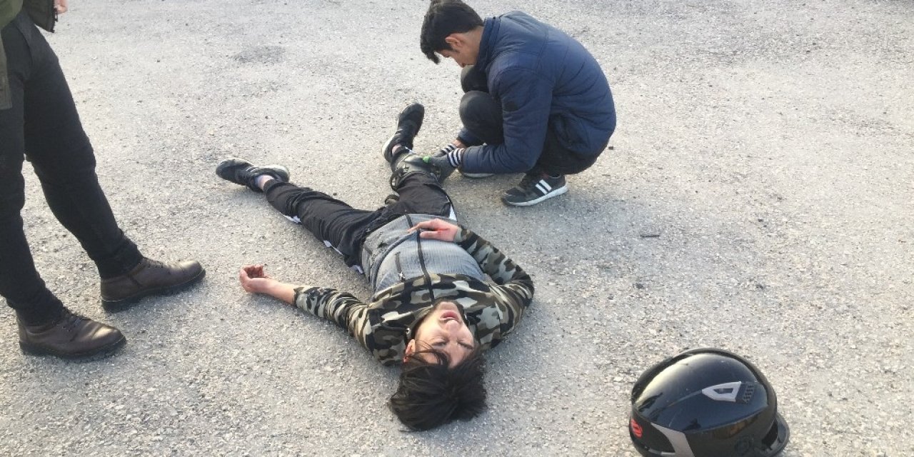 Motosiklet ile takla atan sürücü yaralandı