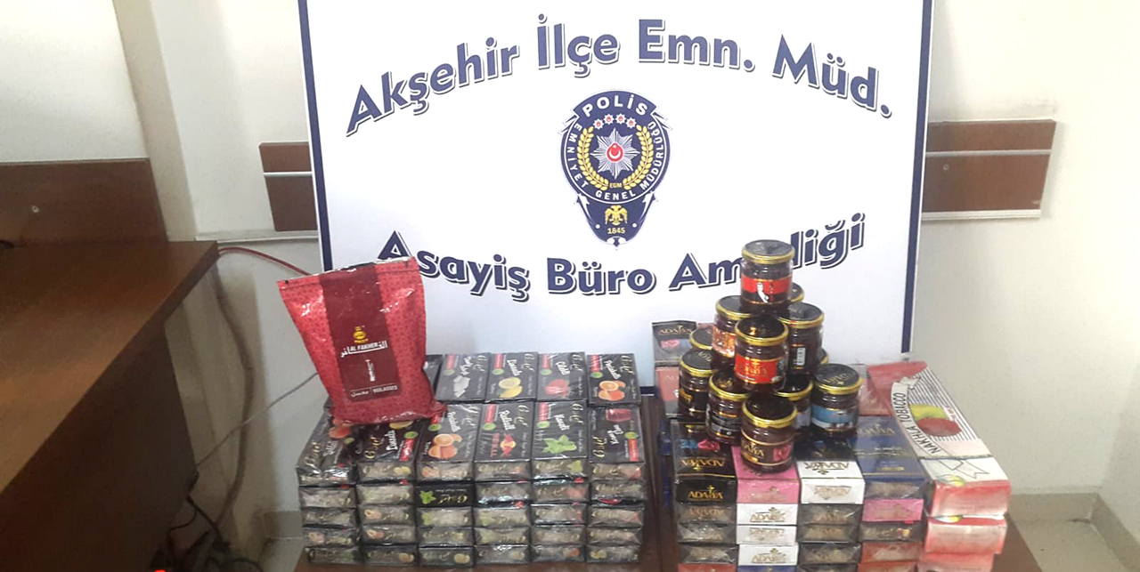 Polisin durdurduğu otomobilde 20 kilo kaçak nargile tütünü ele geçirildi