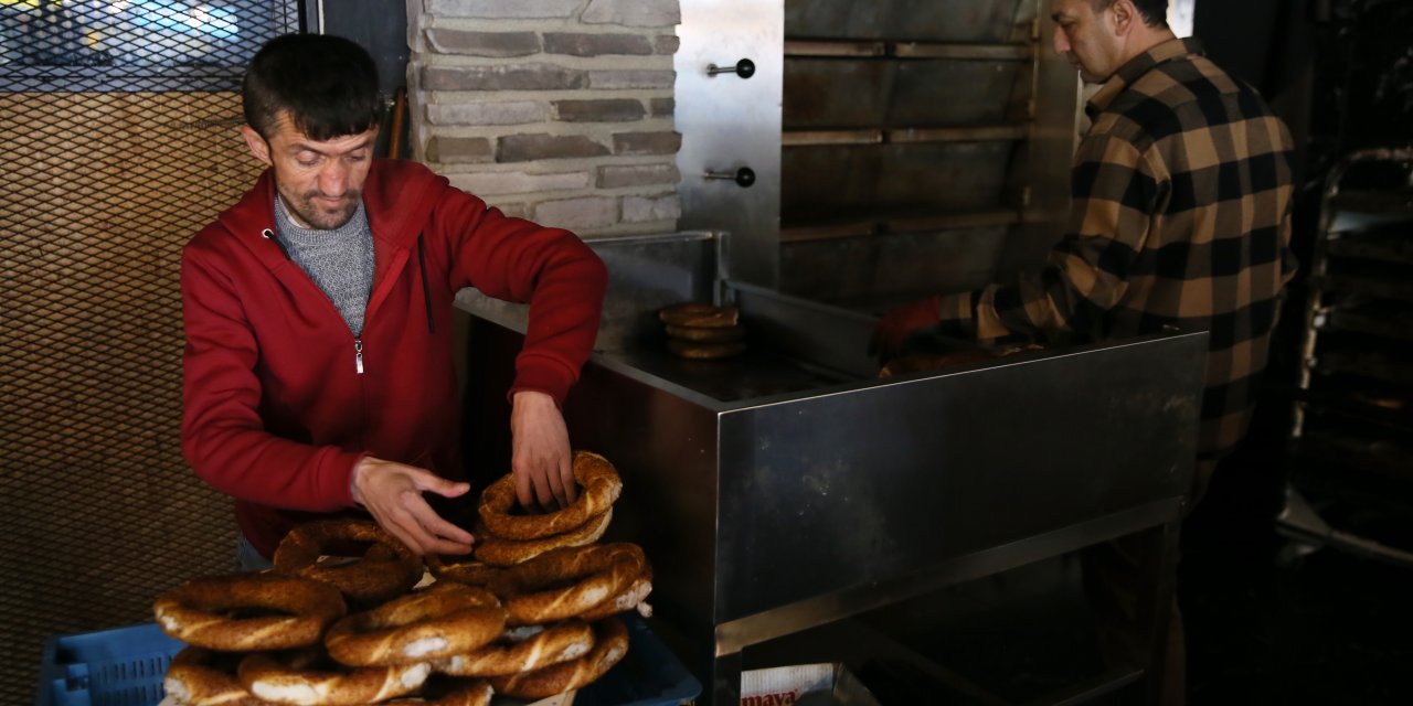 Simitçi Erkan, bir günlük gelirini Vanlı depremzedelere yolladı