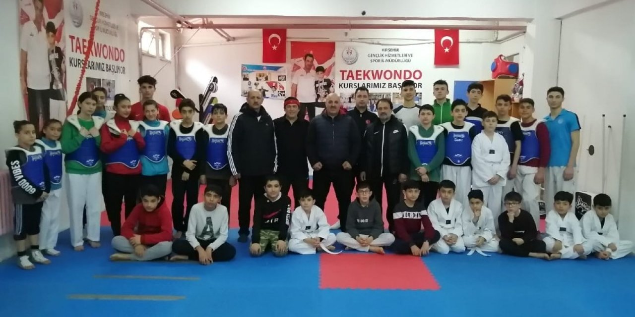 Milli taekwondo hocası Mustafa Bozkurt, Kırşehir’de ziyaretlerde bulundu