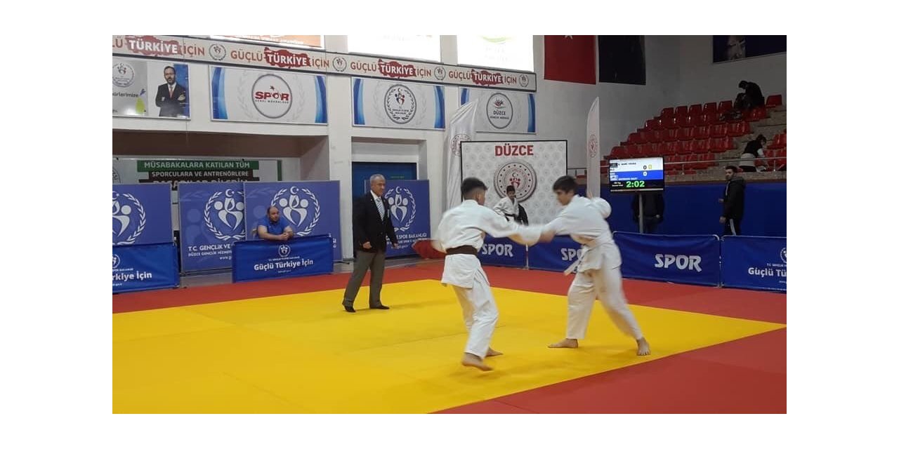 Judo grup müsabakaları Düzce’de yapıldı