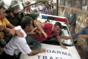 Ülkücüler AK Parti'li vekile saldırdı