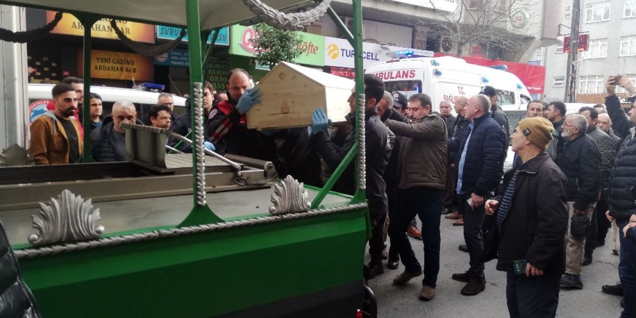 Avcılar’da sürücü kursu sahibi ofisinde öldürüldü