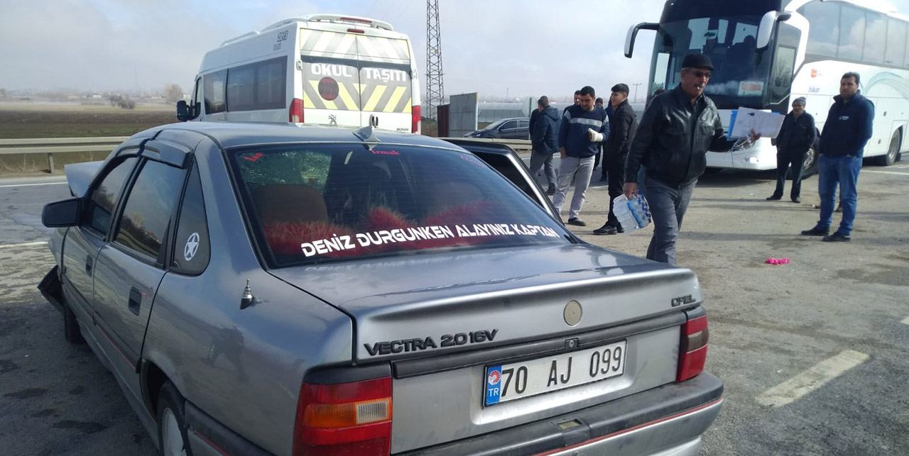 Otomobille minibüs çarpıştı: 2 yaralı