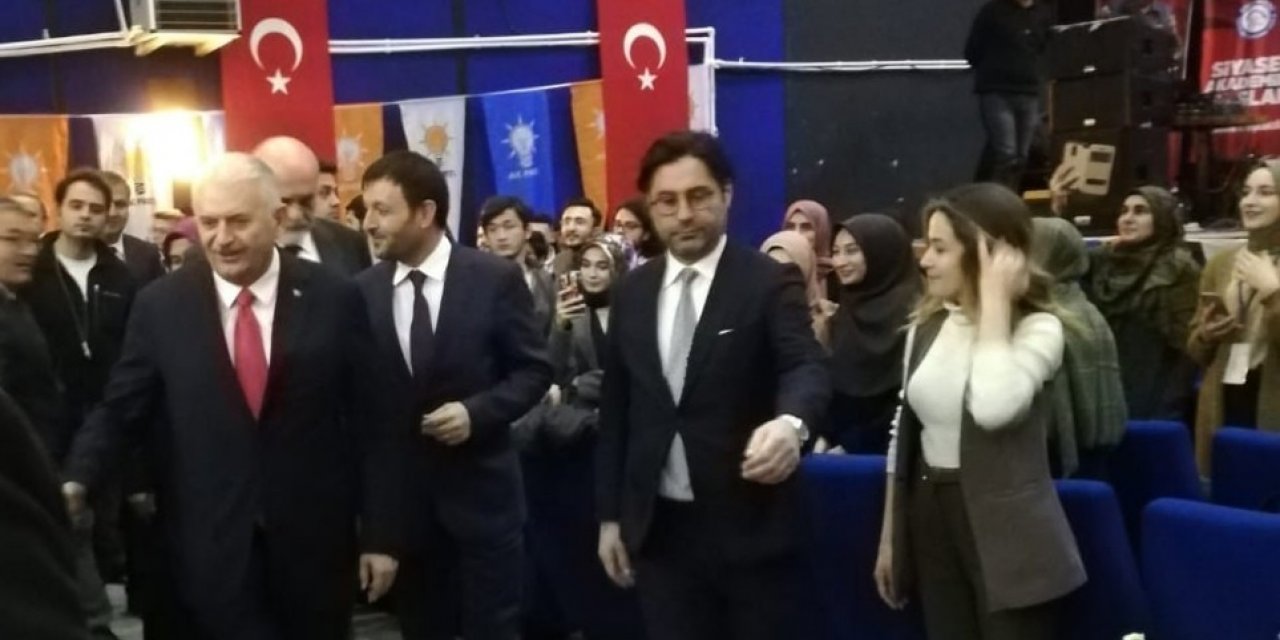 'Bugünlerde darbeyi dillendirenler var! Ayaklarını denk alsınlar'