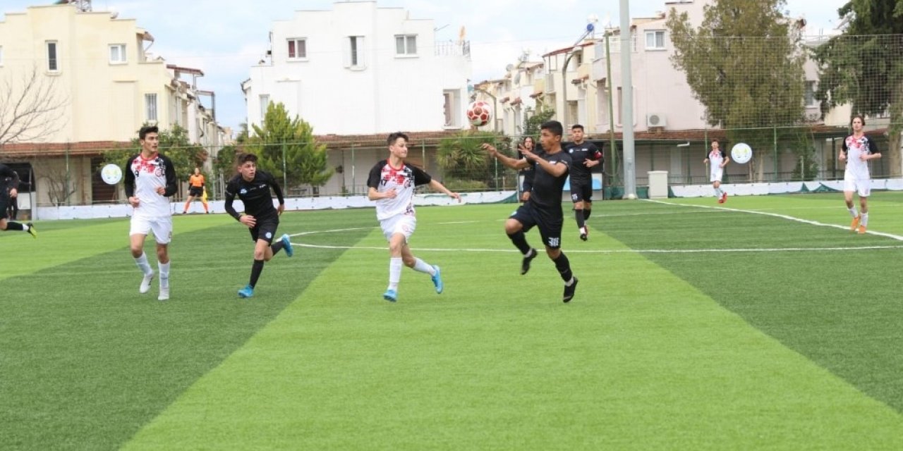 Futbol Grup Maçları Kuşadası’nda tamamlandı