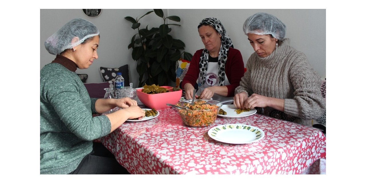 Alaşehirli kadınlar ev ekonomisine destek oluyor