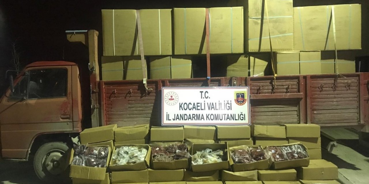 Kocaeli’de 500 bin TL değerinde tonlarca kaçak nargile tütünü yakalandı