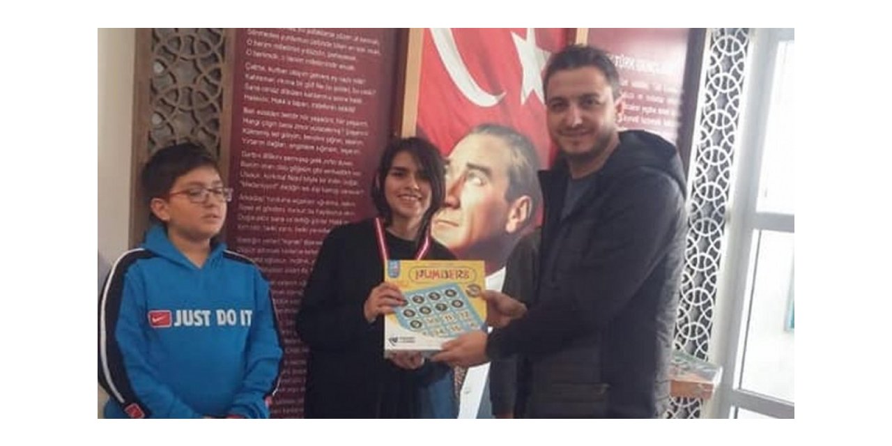 Zeka oyunlarında ikinci olan öğrenci ödüllendirildi