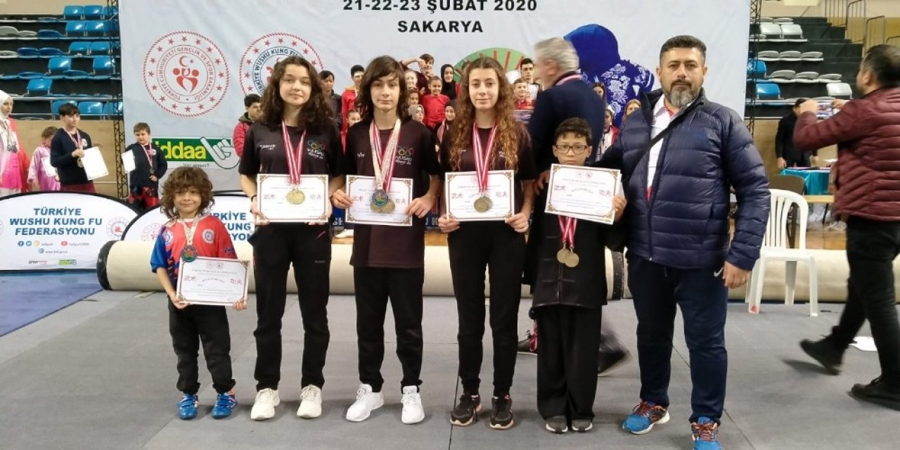 Yunusemreli wushucular Sakarya’dan madalyalarla döndü