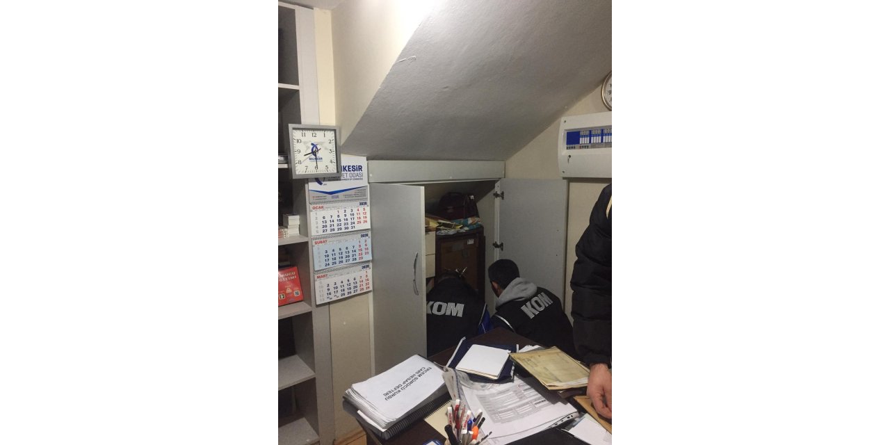 Balıkesir'deki "joker" operasyonunda yakalanan 23 şüpheli adliyede