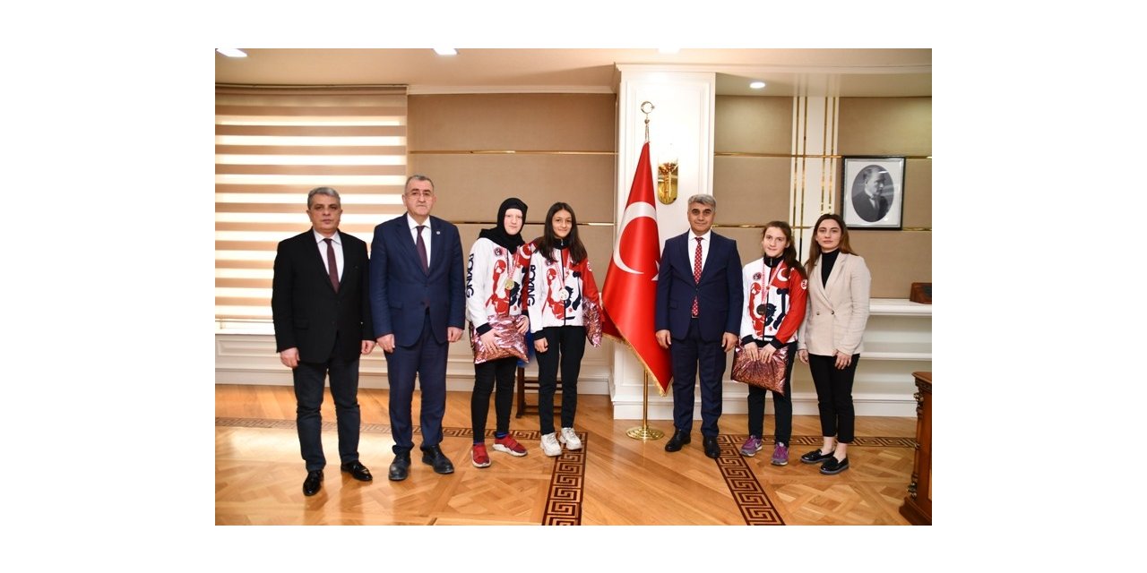 Başarılı sporculardan Vali Gürel’e ziyaret