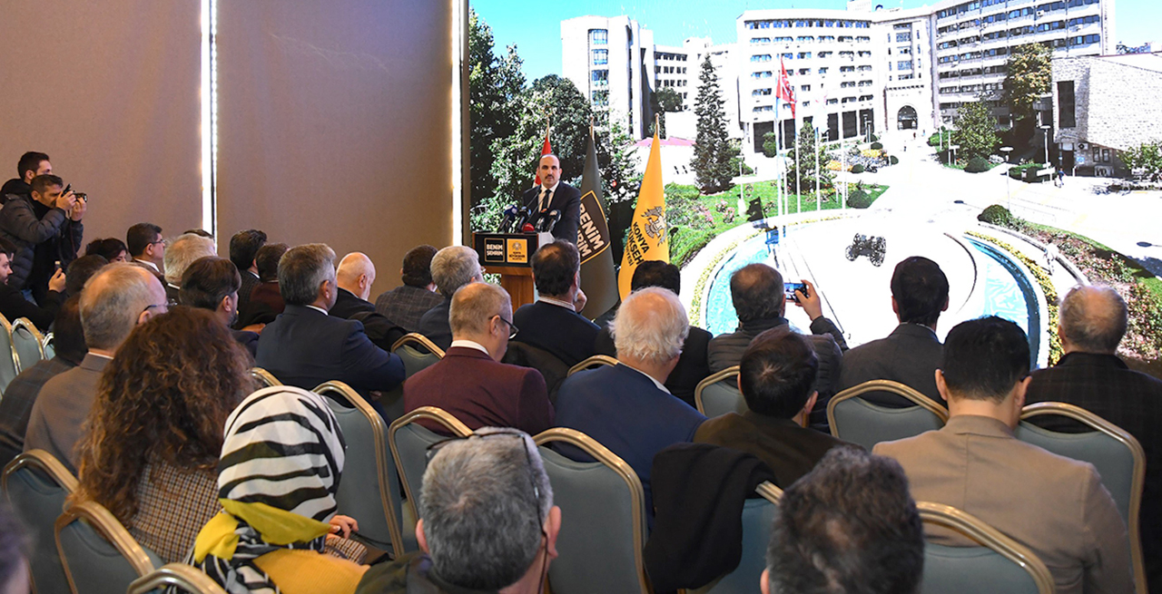 Konya Büyükşehir Belediye Başkanı Altay'dan bilgilendirme toplantısı