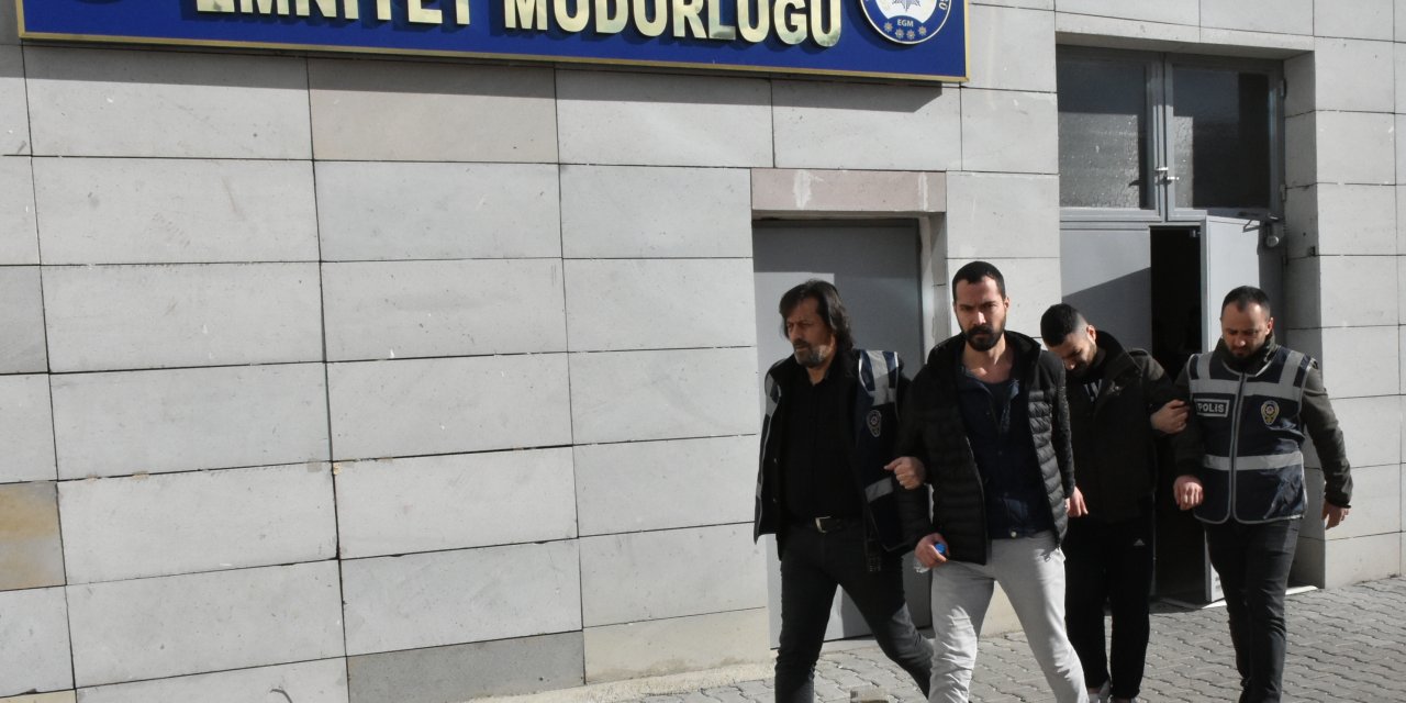 GÜNCELLEME - Samsun'da 30 adresten 33 su saati çaldıkları öne sürülen amca-yeğen yakalandı