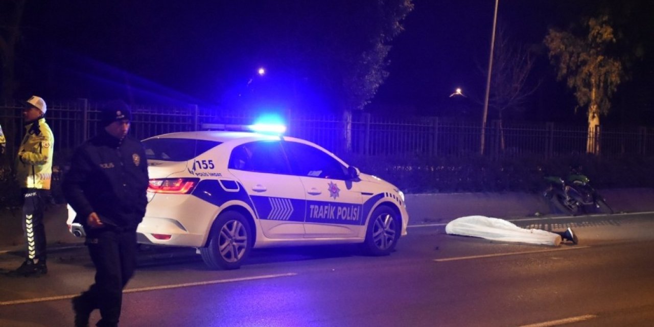 İzmir’de motosikletiyle kaza yapan genç hayatını kaybetti
