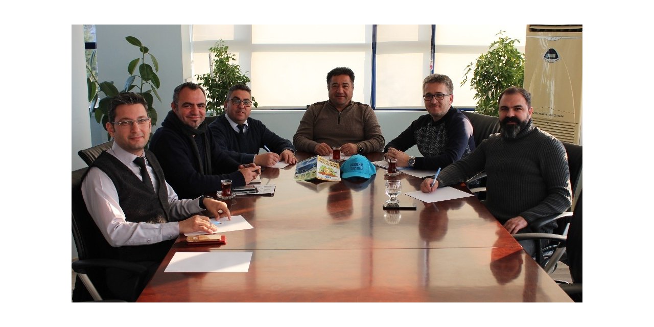 Alaşehir’de üzüm üreticilerine bilgilendirme toplantısı