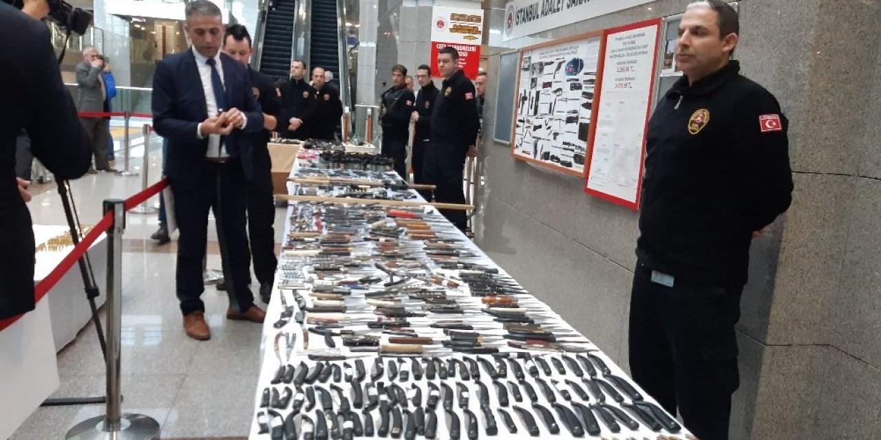 Adliyeye girişinde ele geçirilen kesici aletler gün yüzüne çıktı
