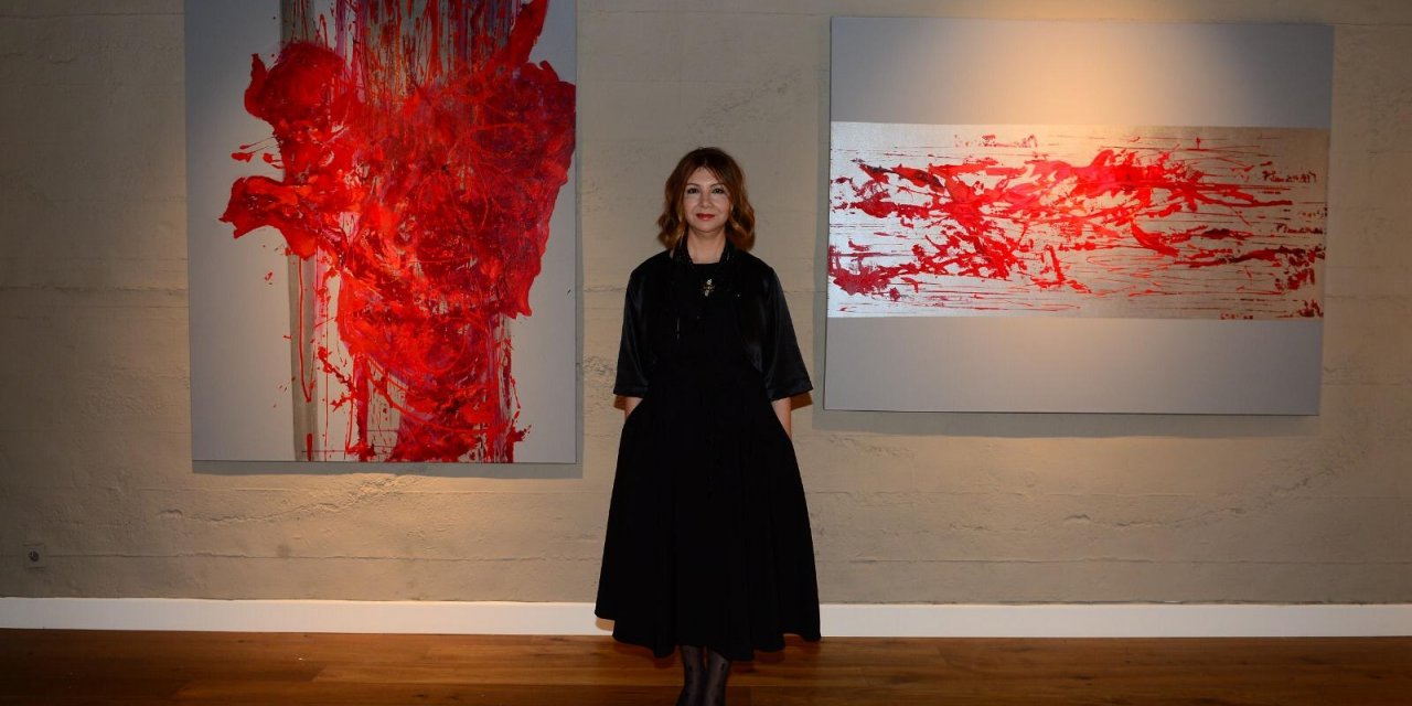 Ressam Figen Batı: "Varlığımın izlerini tuvalime aktarmaya çalışıyorum"